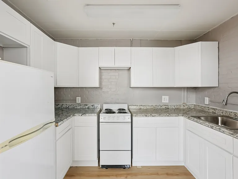 Peabody Apartments — Photo 14