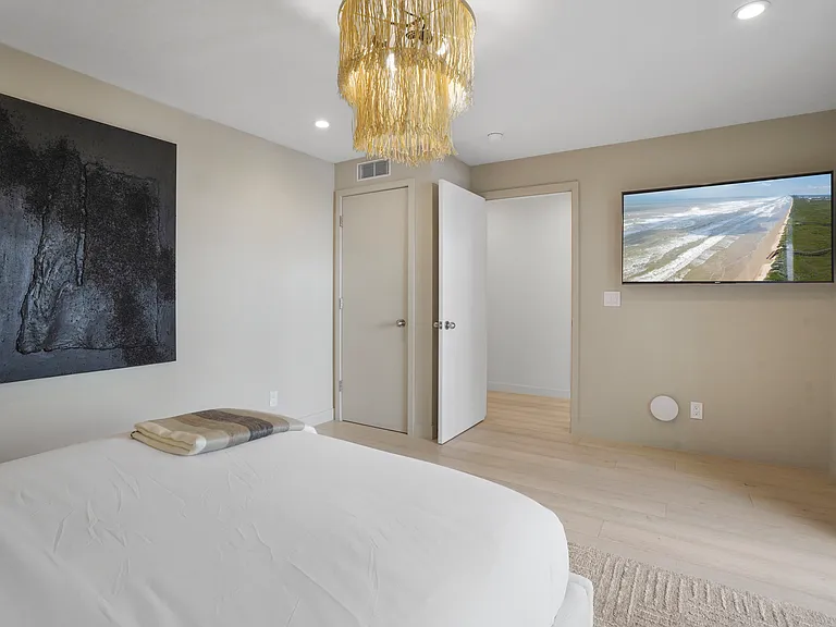 Drift into deep sleep on premium, hotel-quality linens.