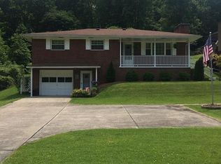 3974 Indian Creek Rd, Elkview, WV 25071