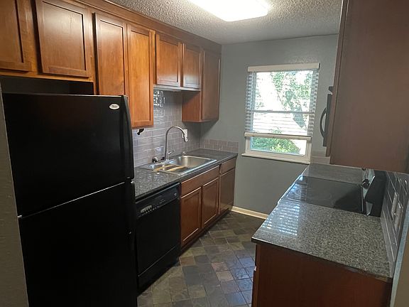 3rd image of 6216 Robinson St APT 2