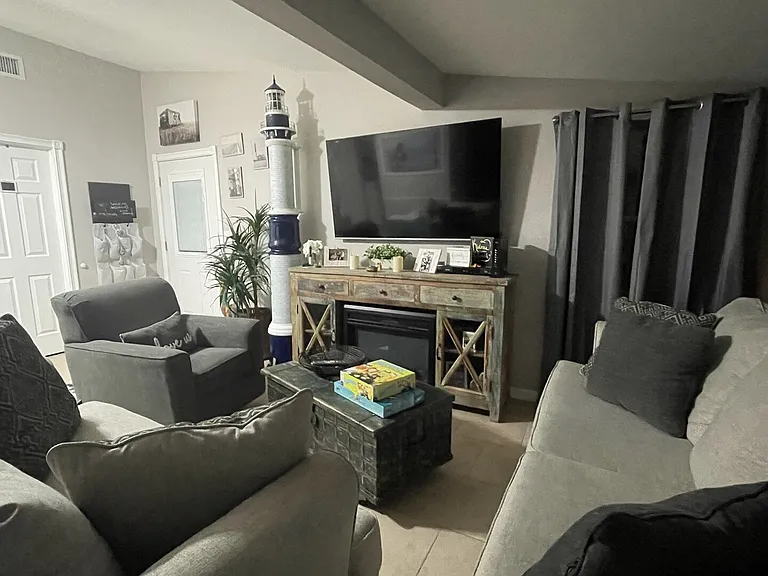 Sylvia Ln — Photo 9