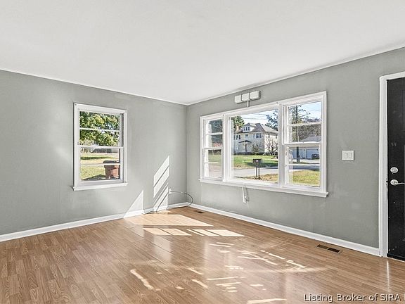 3rd image of 290 Marine Street
