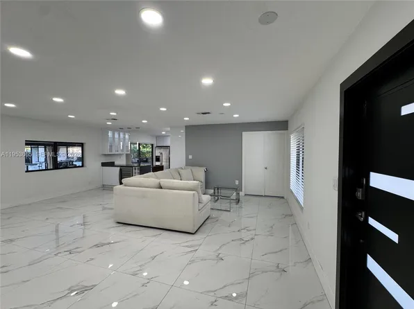 10395 Fairway Heights Blvd, Miami, FL 33157