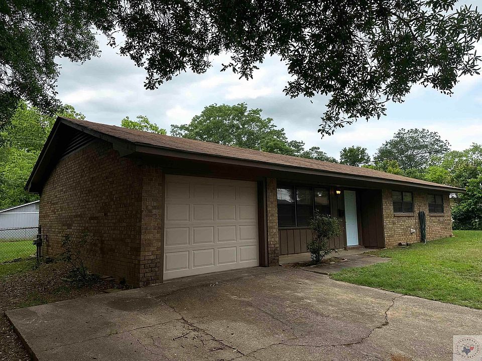 1st image of 2 Holly Ln