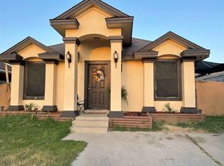 4445 Vientos Rd, Laredo, TX 78046