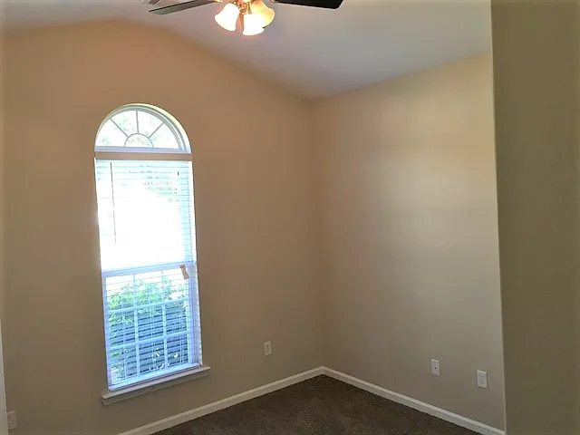 1555 Bradley Blvd — Photo 13