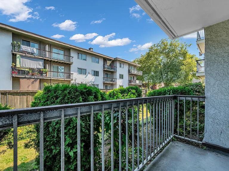 5130 Irving St — Photo 25