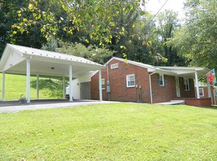 984 Country Club Rd, Marion, VA 24354
