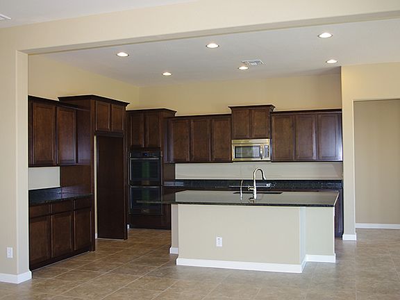 Homesite 184 Kitchen