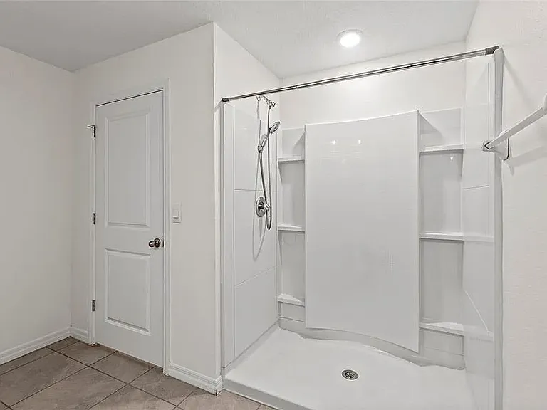 2805 Rock Sound St — Photo 15
