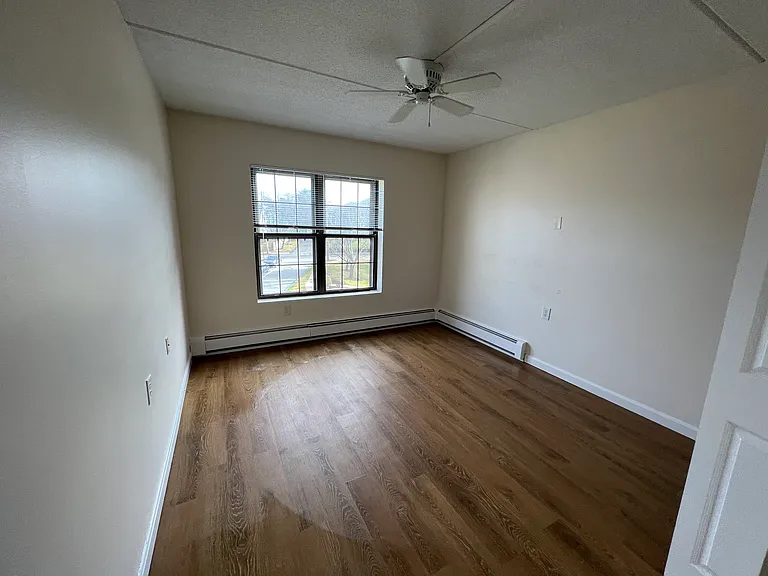 Highland Ave — Photo 14