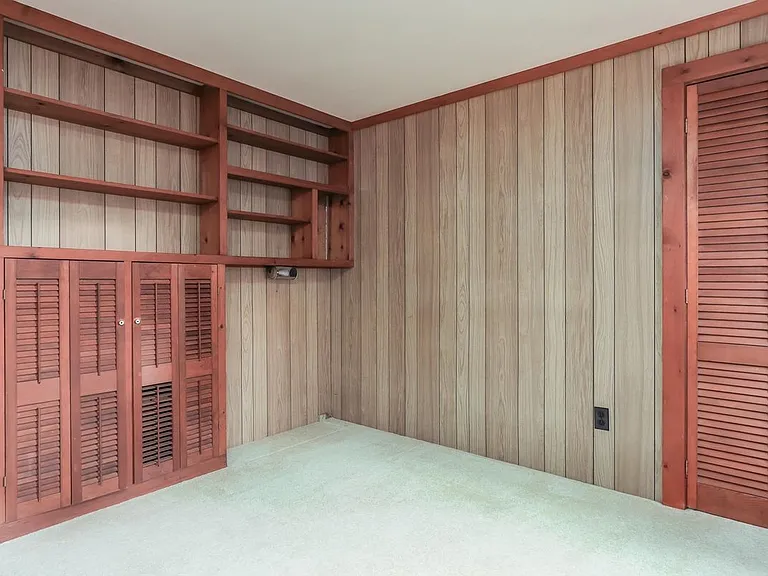 7 Howards Grv — Photo 25
