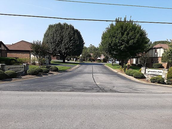4th image of 60 Bradford Cir