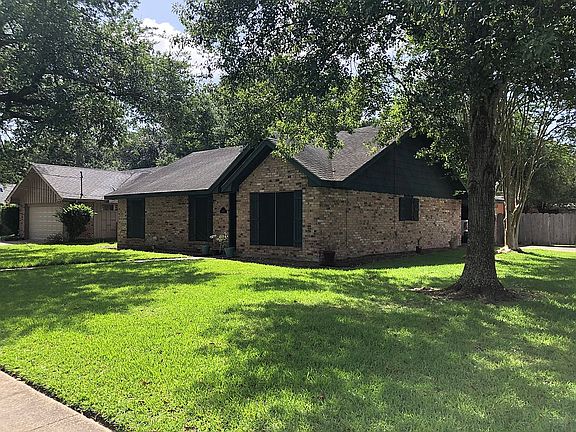 4th image of 533 University Dr