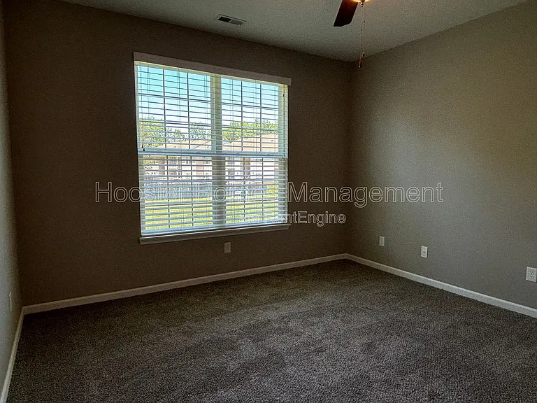 640 N Grant St — Photo 8