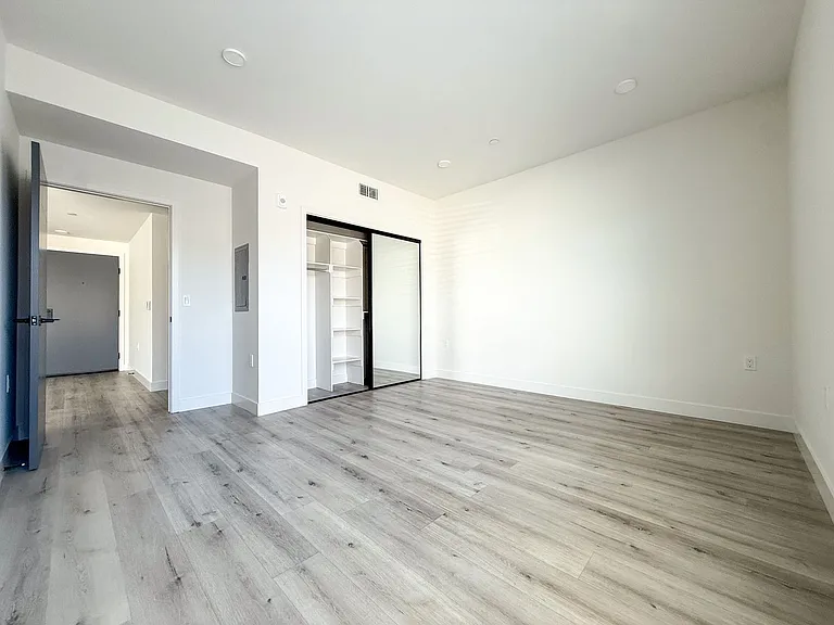6904 Eton Ave — Photo 11