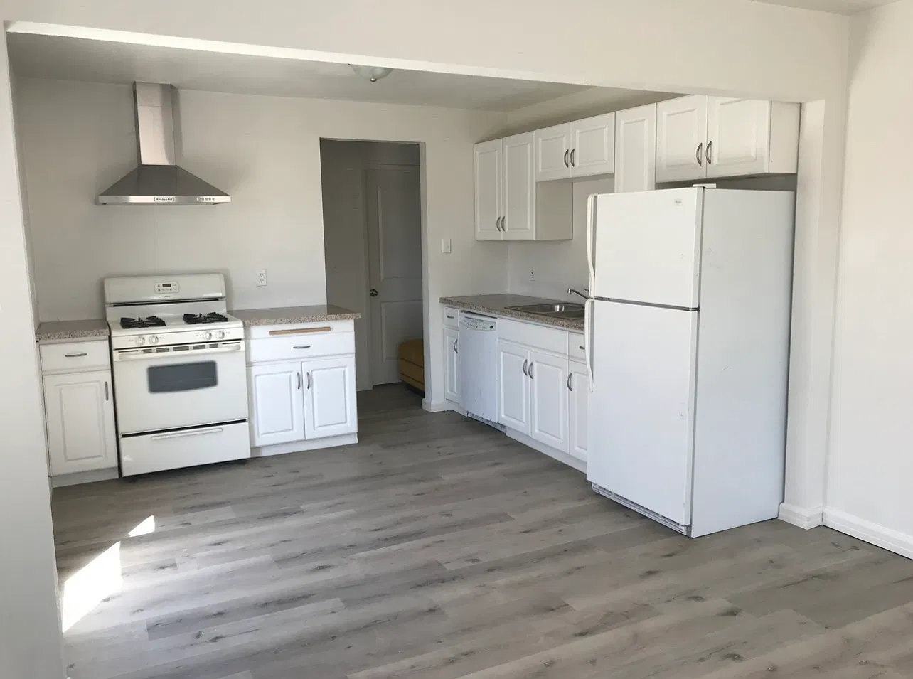 3355 Clairemont Mesa Blvd — Photo 2