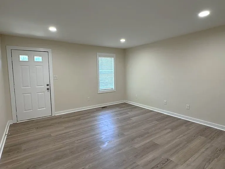 19612 Oak St #7 — Photo 9