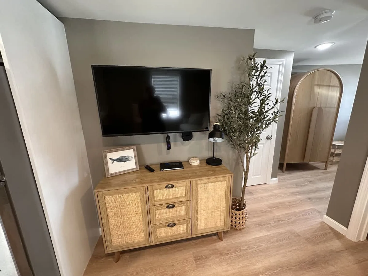 1 bed, 1.0 bath, 495 sqft, $3,960 — Photo 2