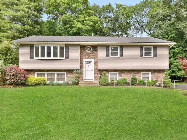 4 Widgeon Place, West Nyack, NY 10994