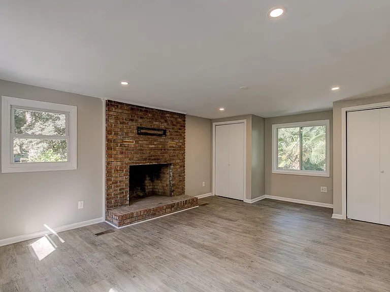 907 Green Meadow Dr — Photo 12