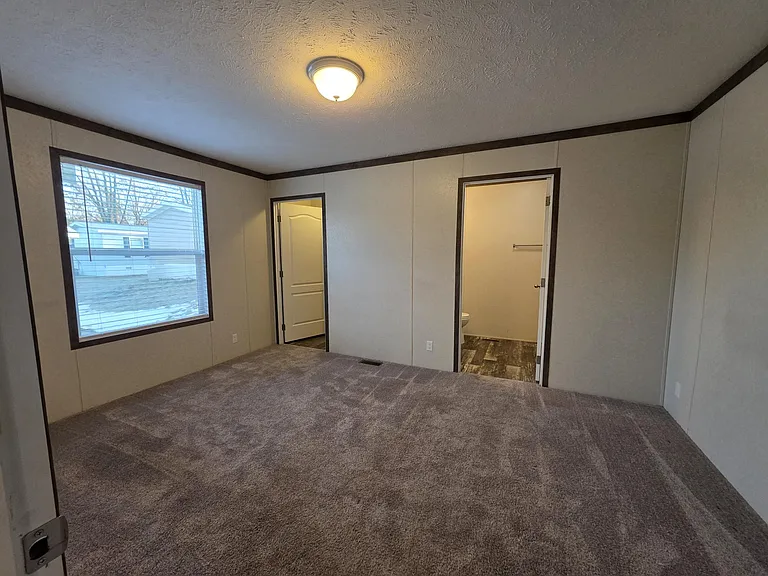 699 Oregon St #699 — Photo 4