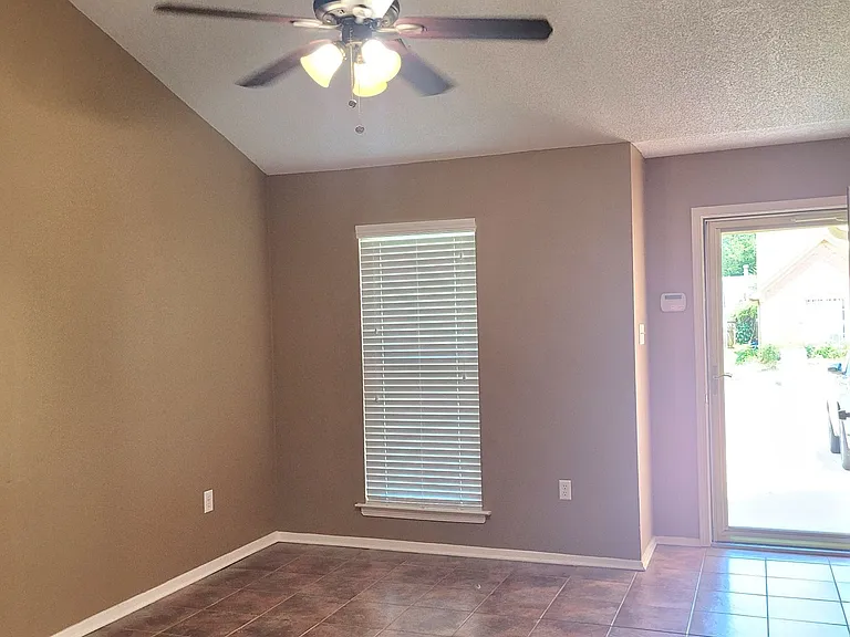7691 Lilly Ln — Photo 3