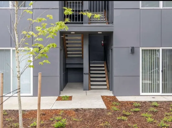 9050 NE Hoyt St Unit 6, Portland, OR 97220