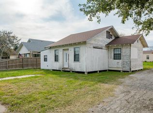 421 McIntyre Ave, Taft, TX 78390