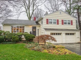 4 Tuers Pl, Montclair, NJ 07043