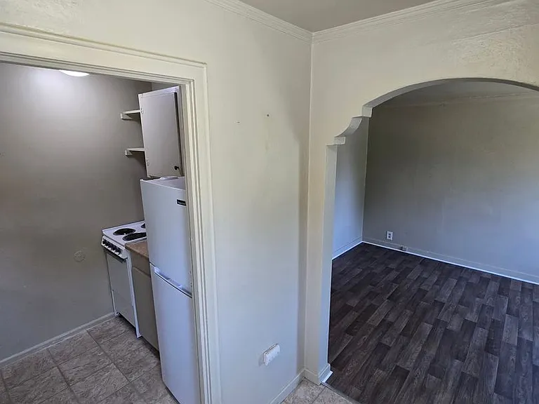 209 N Madison St — Photo 19