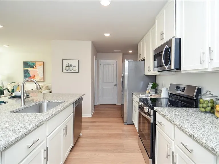 4553 High Ridge Ct — Photo 6