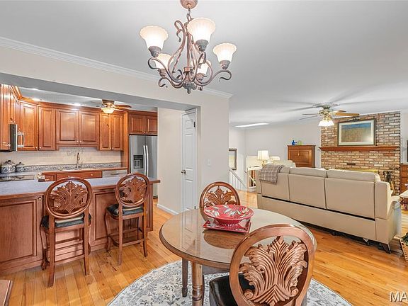 3rd image of 1529 Autumn Leaf Dr
