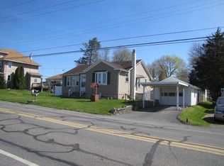 35 Friedenstahl Ave, Nazareth, PA 18064