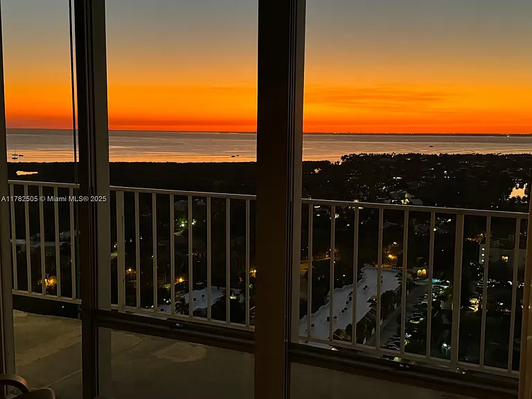 881 Ocean Dr #24C — Photo 20