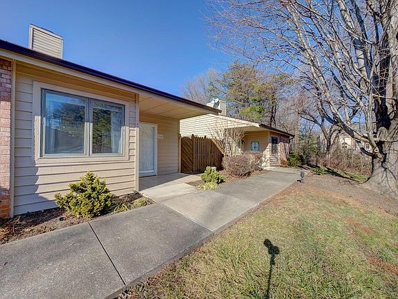 2nd image of 310 Windward Dr SW