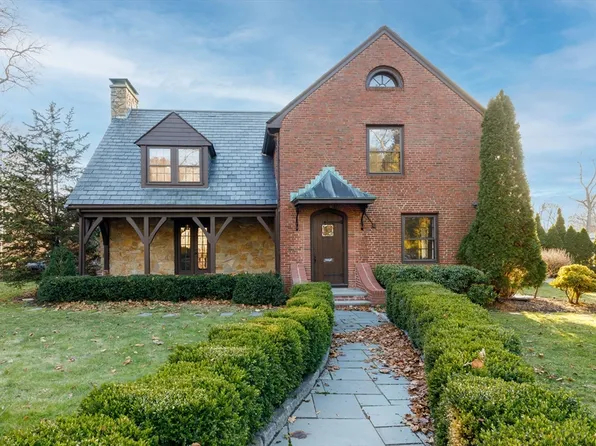 6 Risley Rd, Newton, MA 02465