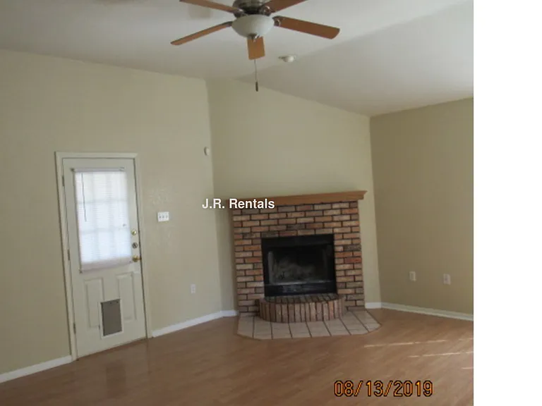 1506 Creek St — Photo 75