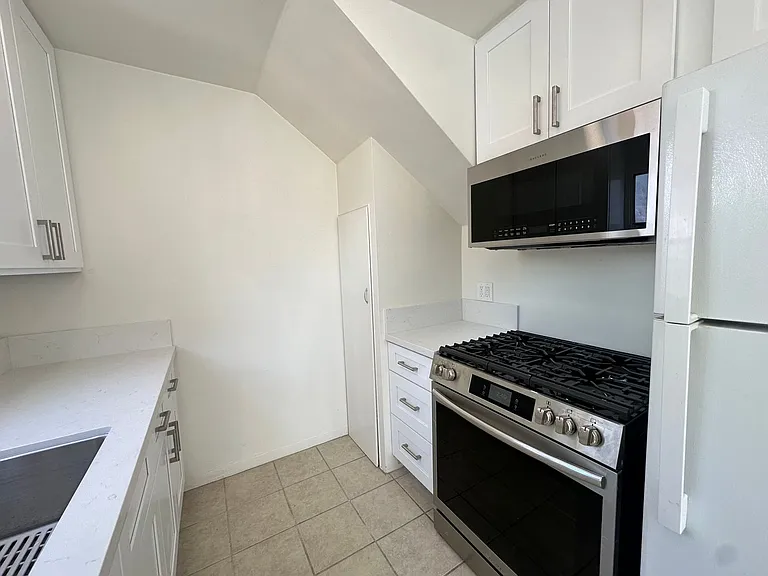 226-232 W Mason St — Photo 8