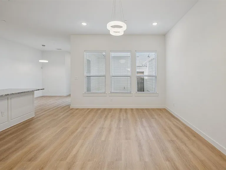 928 Marian Dr — Photo 22