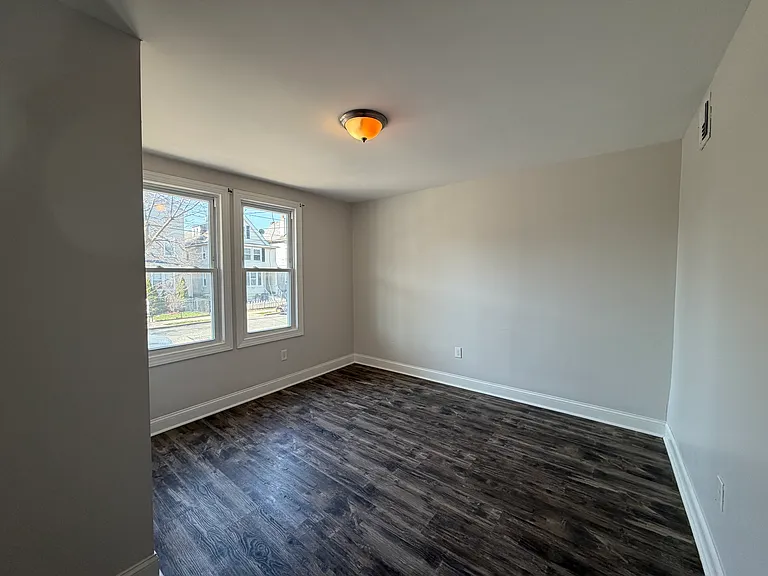 469 Alden St #1 — Photo 5