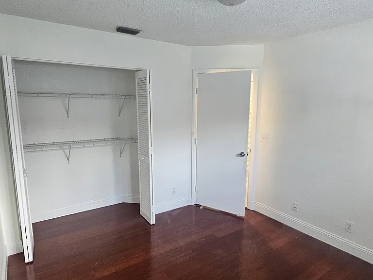 10780 Cypress Lake Ter — Photo 14