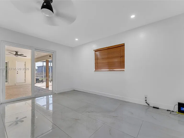 6924 NW 8th Ct — Photo 11