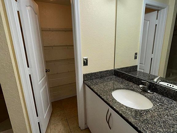 4th image of 138 SW Peacock Blvd APT 104