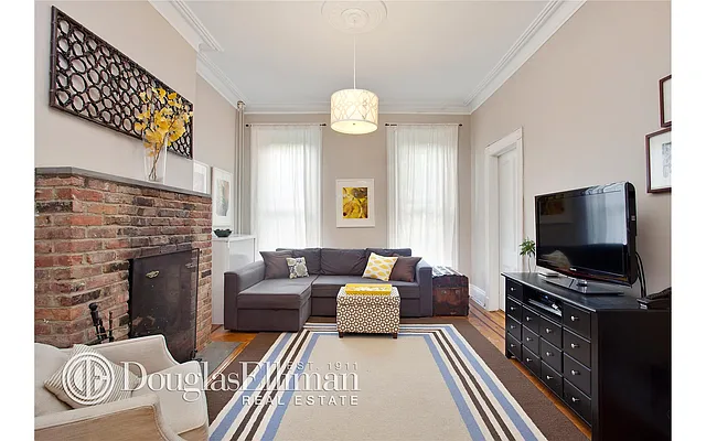 Sold by Douglas Elliman | media 17
