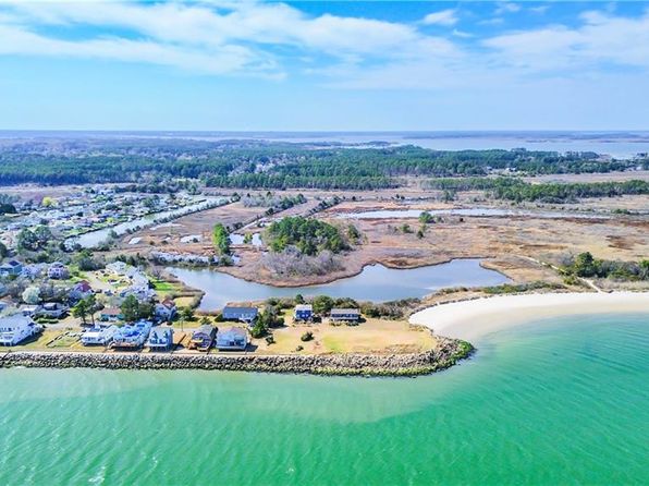 215 Lighthouse Dr, Hampton, VA 23664