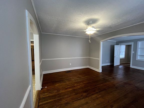 2nd image of 9651 Lehigh Ave
