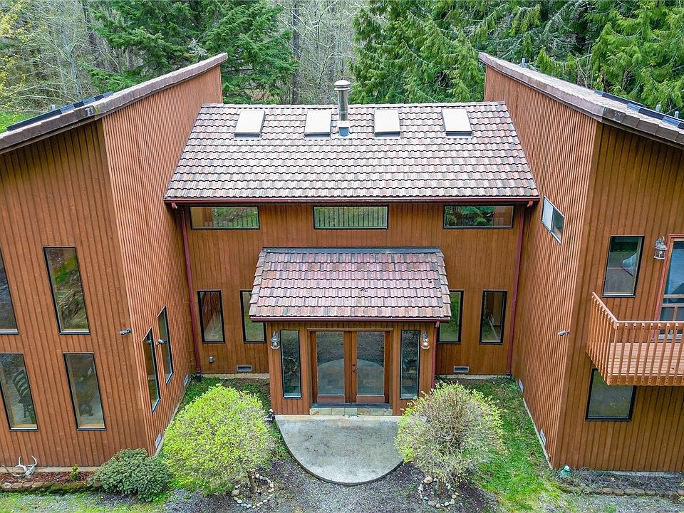 1st image of 15126 198th Avenue E