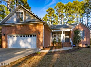 915 Bee Tree Ct, New Bern, NC 28560