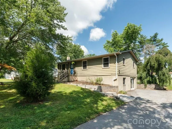 1177 Runway Dr, Hendersonville, NC 28792
